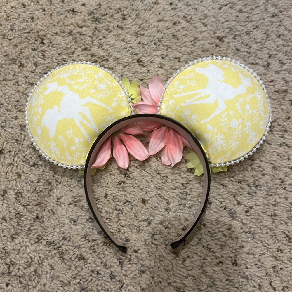 Minnie Mouse Ears. Disney Ears View 3